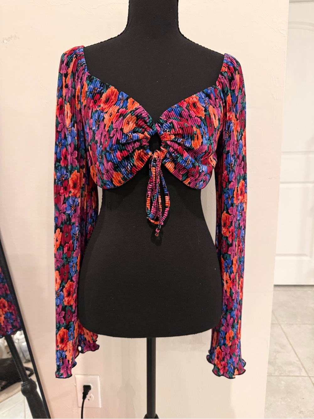 Wild Fable Floral Plisse Crop Top M Tie Front Long Sleeve Y2K Colorful